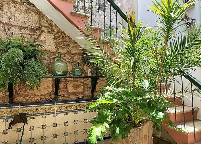Casa Emblematica En Entorno De Cuento